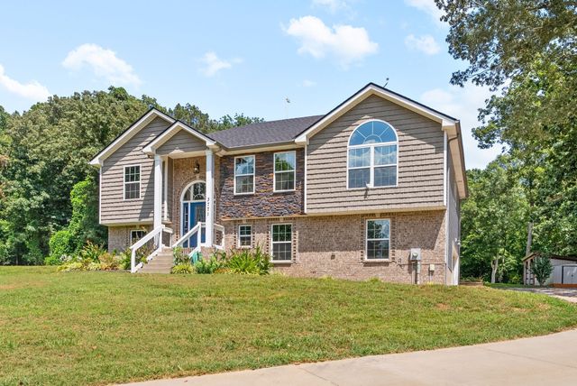 3771 Chapel Hill Rd, Clarksville, TN 37040