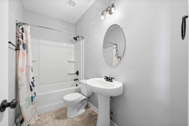 3771 Chapel Hill Rd, Clarksville, TN 37040