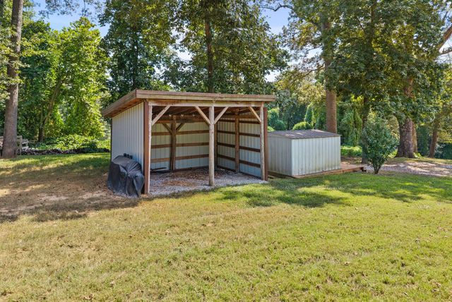 3771 Chapel Hill Rd, Clarksville, TN 37040