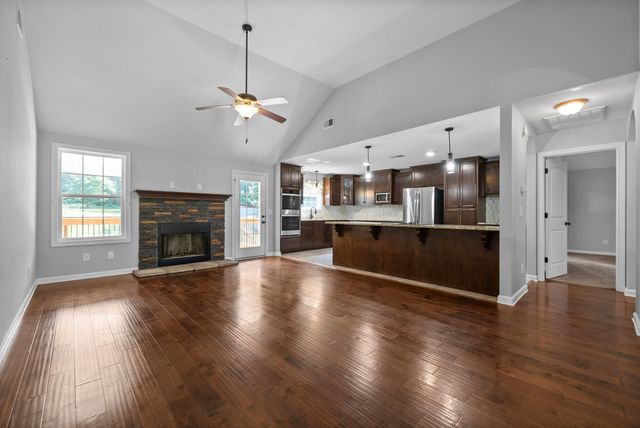 3771 Chapel Hill Rd, Clarksville, TN 37040