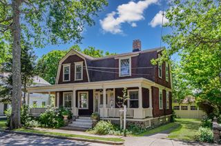 43 Main St, Mattapoisett, MA 02739