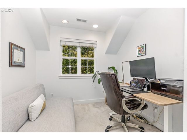 10272 Nw EDGEWOOD Dr, Portland, OR 97229
