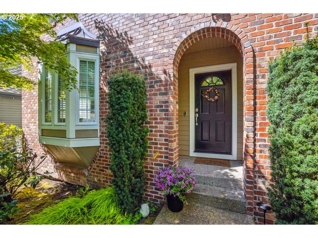 10272 Nw EDGEWOOD Dr, Portland, OR 97229