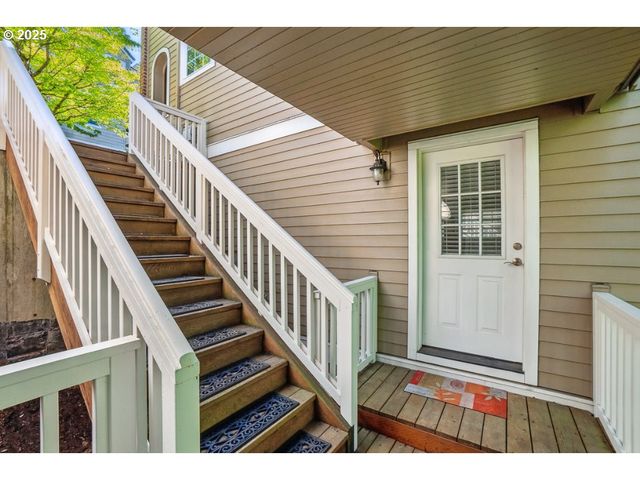 10272 Nw EDGEWOOD Dr, Portland, OR 97229
