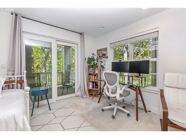 10272 Nw EDGEWOOD Dr, Portland, OR 97229