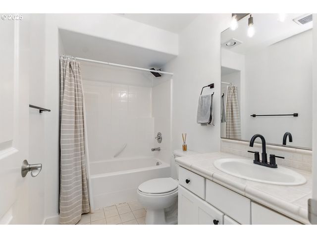 10272 Nw EDGEWOOD Dr, Portland, OR 97229