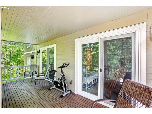 10272 Nw EDGEWOOD Dr, Portland, OR 97229