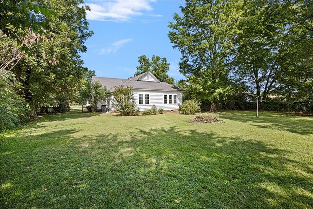 203 NW 1st Street, Atkins, AR 72823