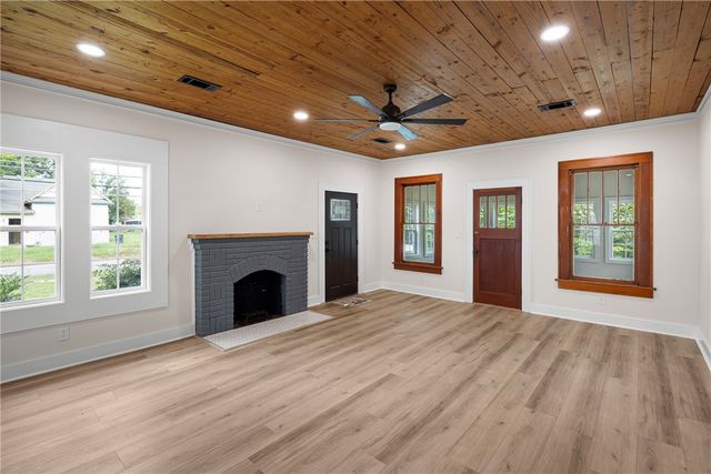 203 NW 1st Street, Atkins, AR 72823