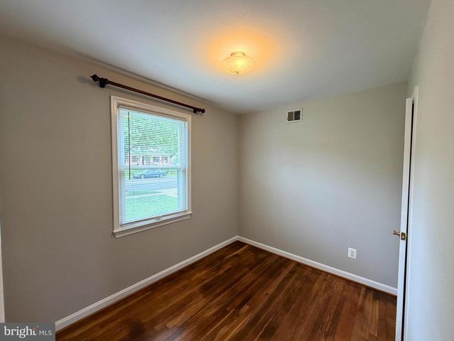 6825 WESTMORELAND RD, Falls Church, VA 22042