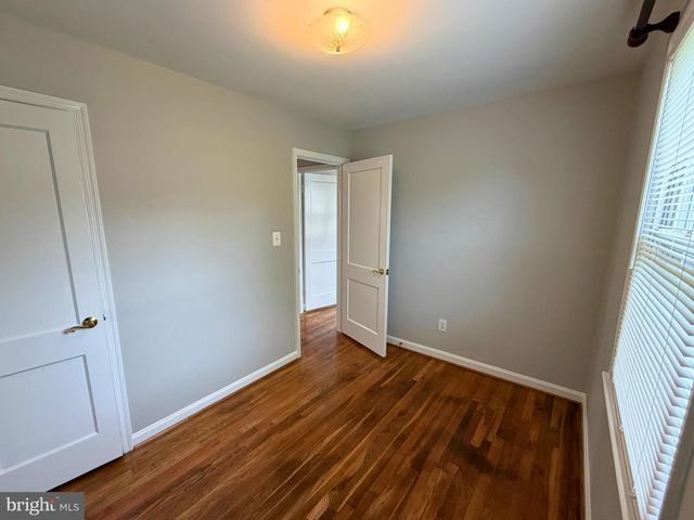 6825 WESTMORELAND RD, Falls Church, VA 22042