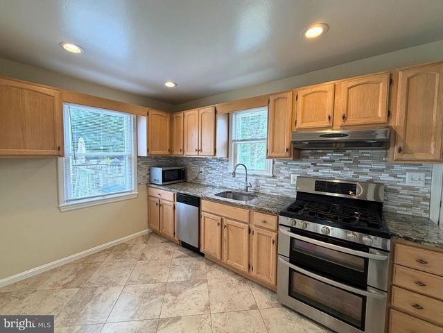 6825 WESTMORELAND RD, Falls Church, VA 22042