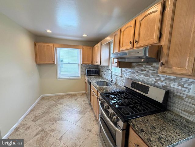 6825 WESTMORELAND RD, Falls Church, VA 22042