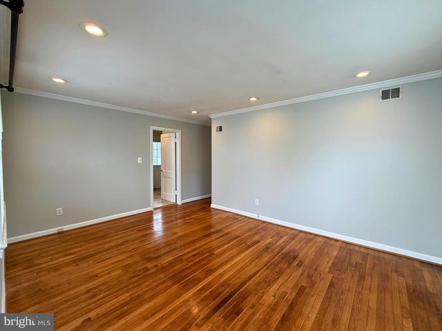 6825 WESTMORELAND RD, Falls Church, VA 22042