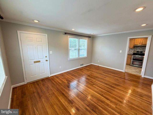 6825 WESTMORELAND RD, Falls Church, VA 22042