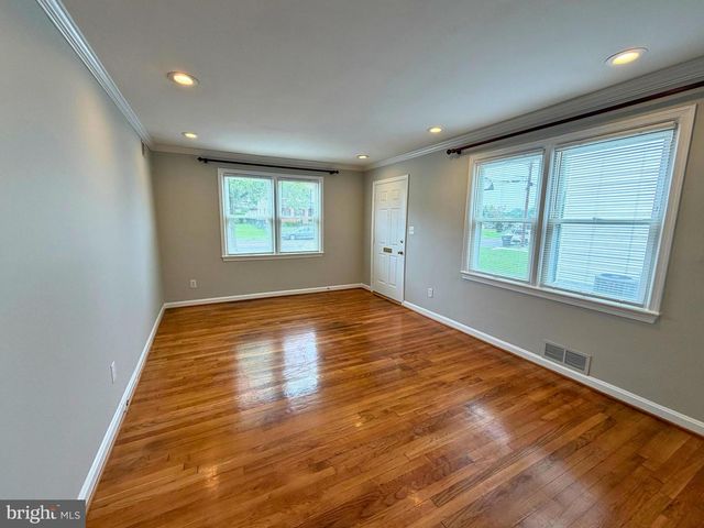 6825 WESTMORELAND RD, Falls Church, VA 22042
