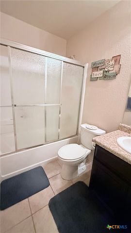 1660 W Nolte Farms Road, Seguin, TX 78155