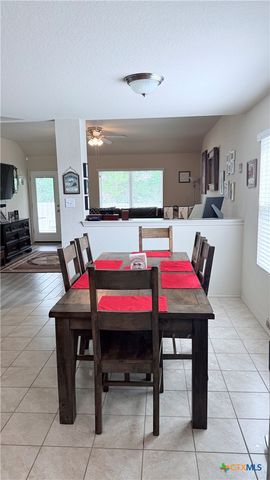 1660 W Nolte Farms Road, Seguin, TX 78155