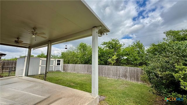 1660 W Nolte Farms Road, Seguin, TX 78155
