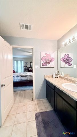 1660 W Nolte Farms Road, Seguin, TX 78155