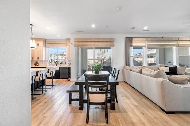 713 Harvest Drive, Madera, CA 93636