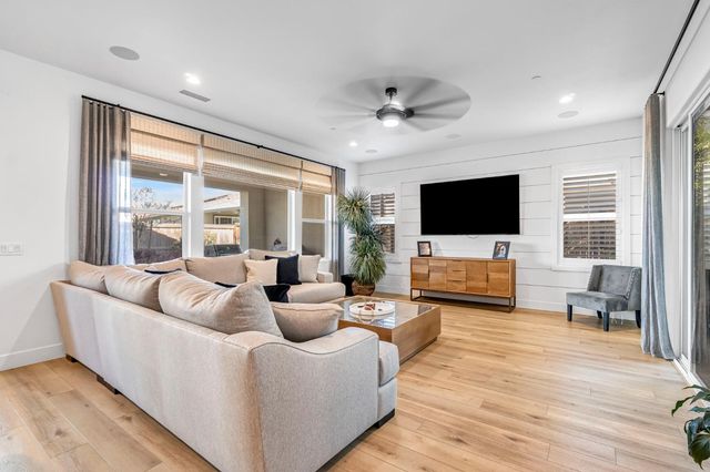 713 Harvest Drive, Madera, CA 93636