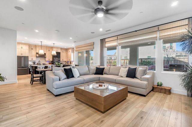 713 Harvest Drive, Madera, CA 93636