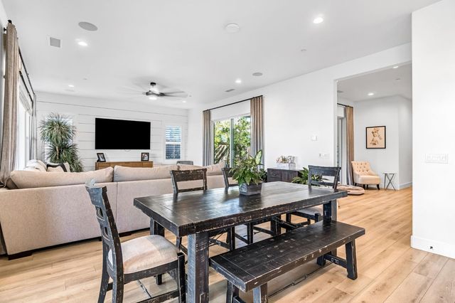 713 Harvest Drive, Madera, CA 93636