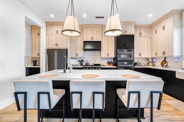 713 Harvest Drive, Madera, CA 93636