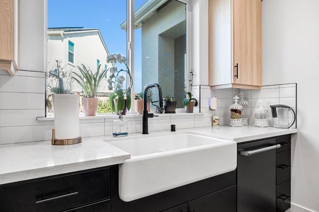 713 Harvest Drive, Madera, CA 93636