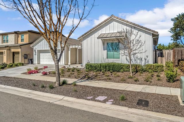 713 Harvest Drive, Madera, CA 93636