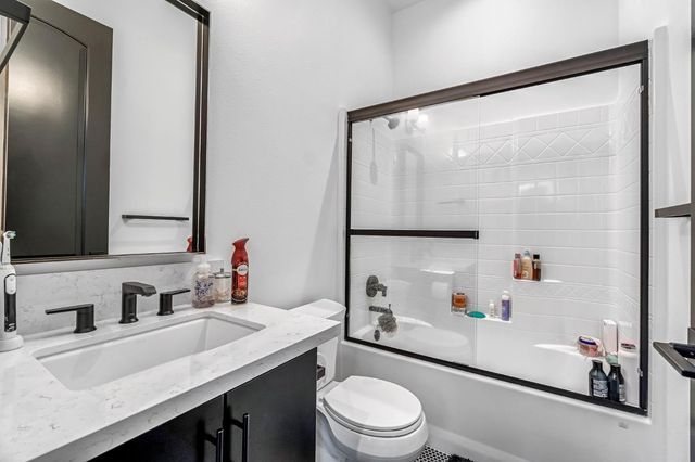 713 Harvest Drive, Madera, CA 93636