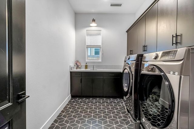 713 Harvest Drive, Madera, CA 93636