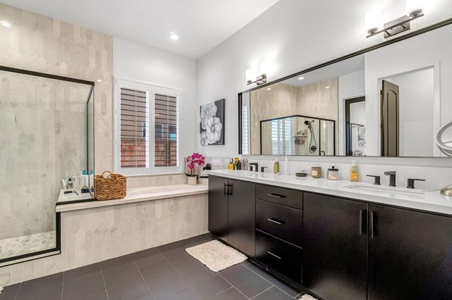 713 Harvest Drive, Madera, CA 93636