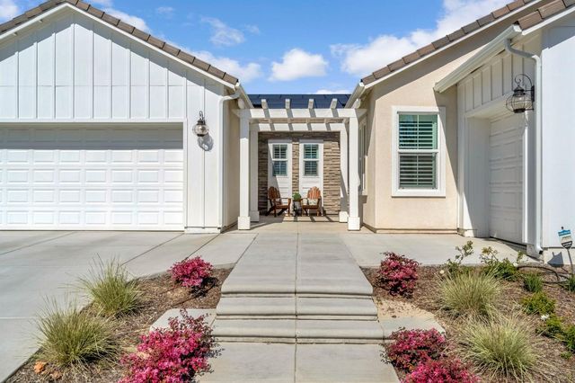 713 Harvest Drive, Madera, CA 93636