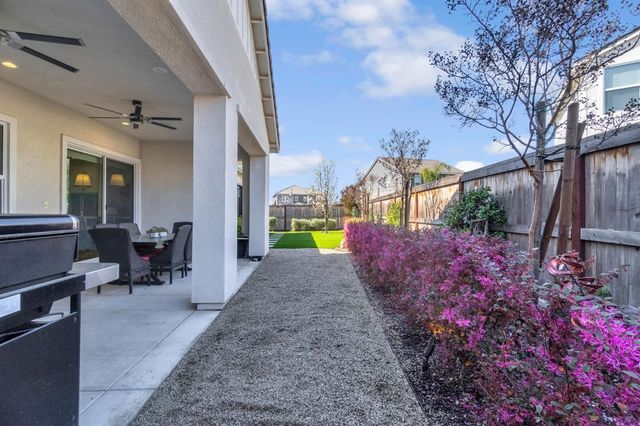 713 Harvest Drive, Madera, CA 93636