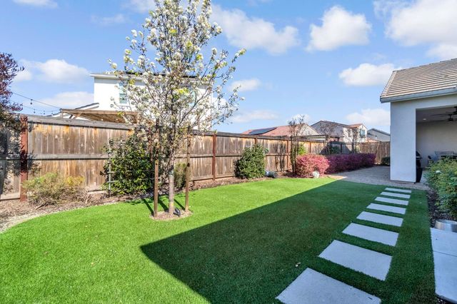 713 Harvest Drive, Madera, CA 93636