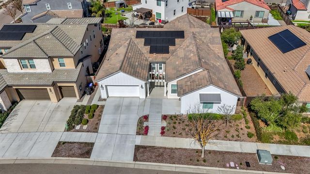 713 Harvest Drive, Madera, CA 93636