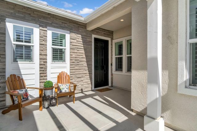 713 Harvest Drive, Madera, CA 93636