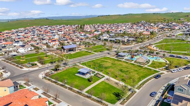 713 Harvest Drive, Madera, CA 93636