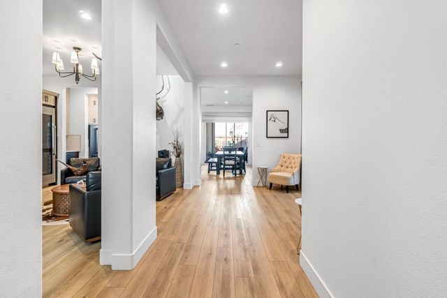 713 Harvest Drive, Madera, CA 93636