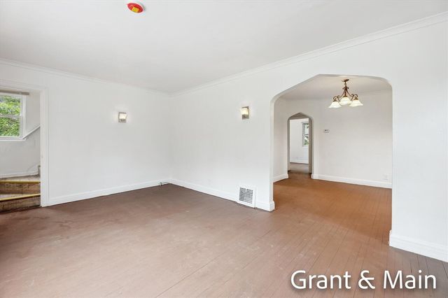 19250 Charest Street, Detroit, MI 48234