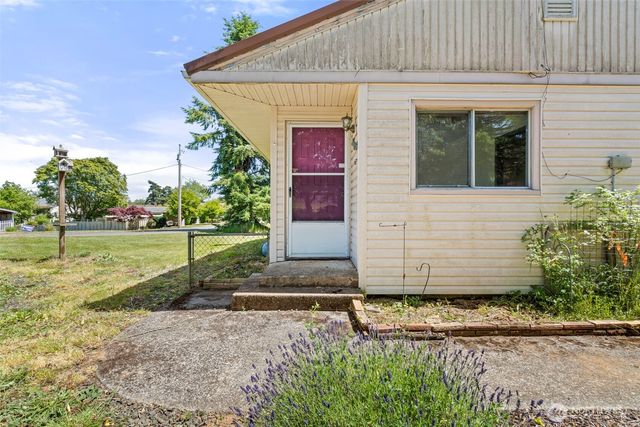 905 Peters Street, Raymond, WA 98577