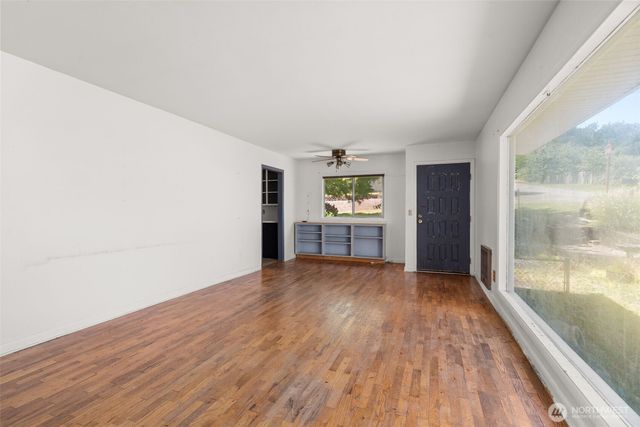 905 Peters Street, Raymond, WA 98577