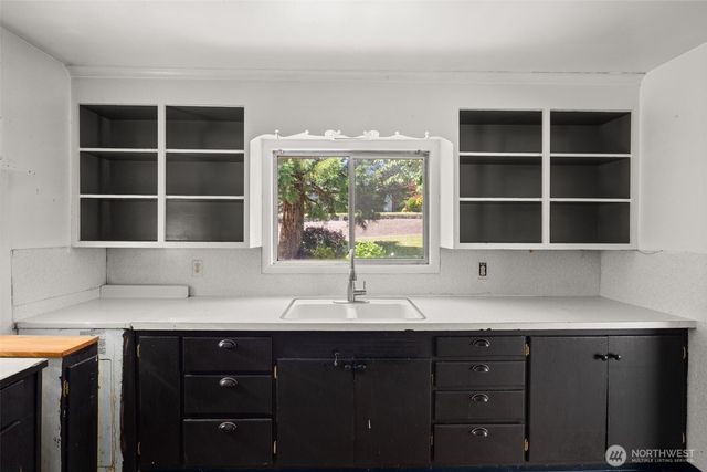 905 Peters Street, Raymond, WA 98577