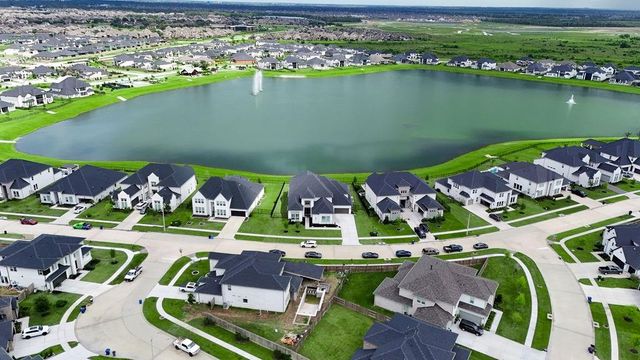 1783 Lake Crest Lane, Friendswood, TX 77546