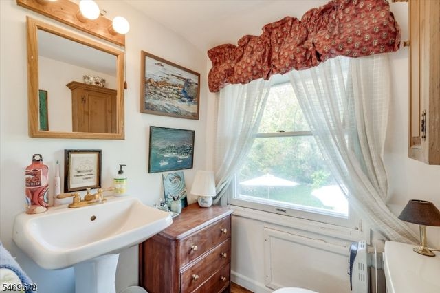 108 Bartley Rd, Washington Twp., NJ 07853