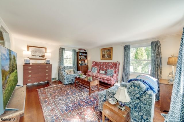 108 Bartley Rd, Washington Twp., NJ 07853