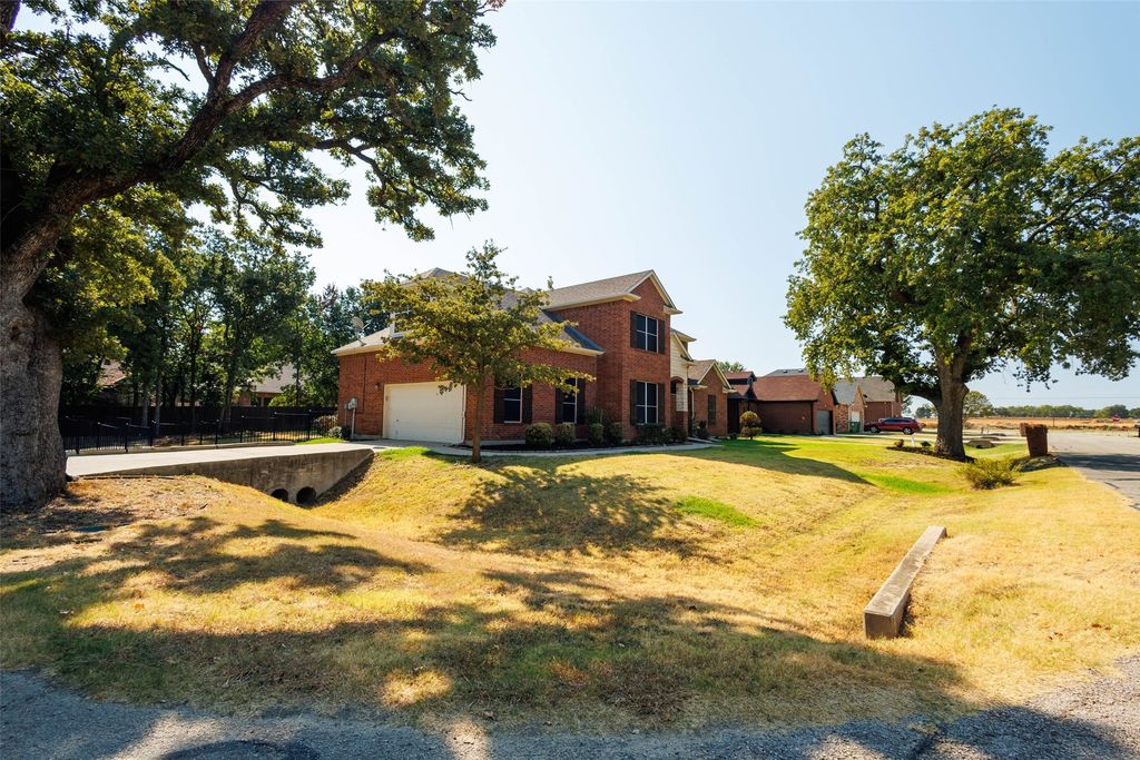 506 Spring Drive, Shady Shores, TX 76208 — photo 2