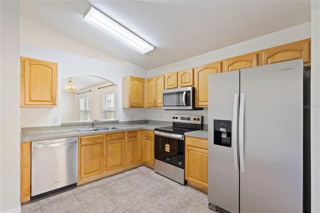 10462 BLACKMORE DRIVE, Tampa, FL 33647